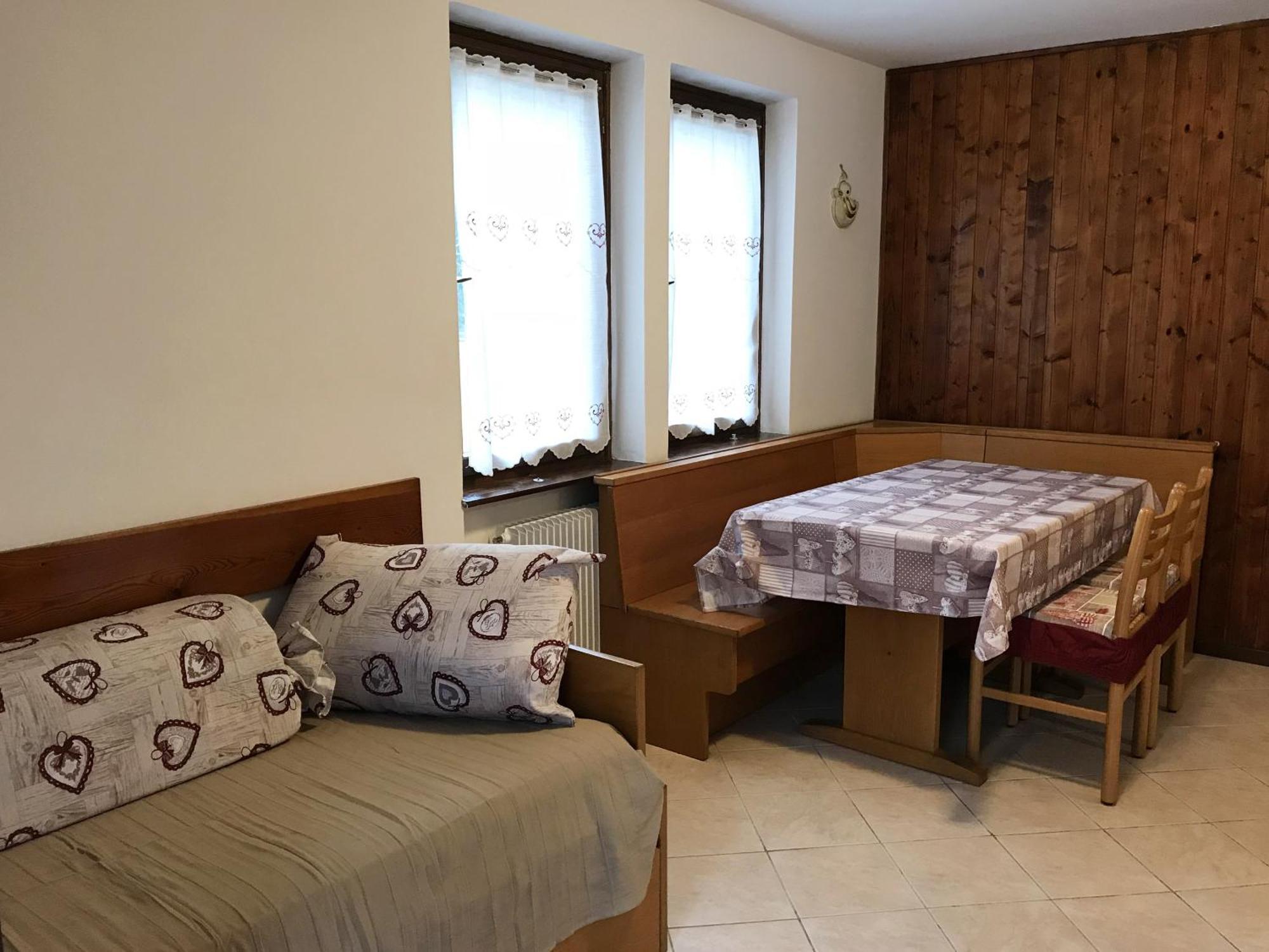 La Pineta - Appartamenti In Villetta ピンツォーロ エクステリア 写真
